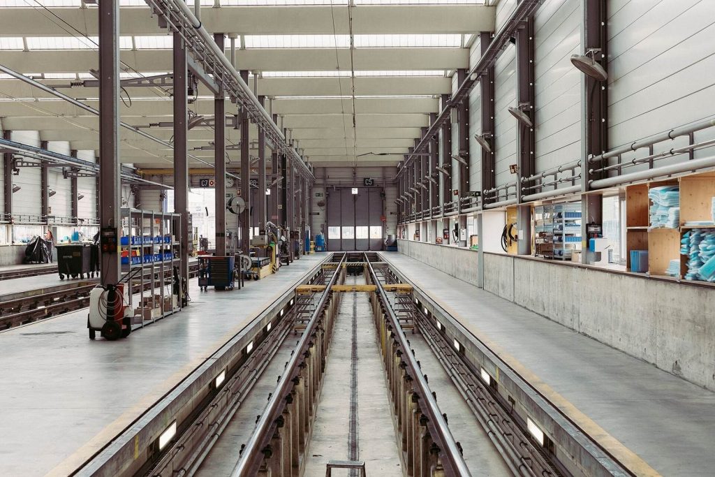 Ligne d'assemblage dans une usine moderne